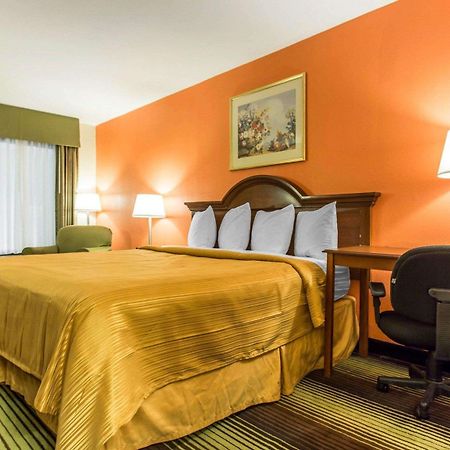 Quality Inn University Уинстон-Сейлем Экстерьер фото