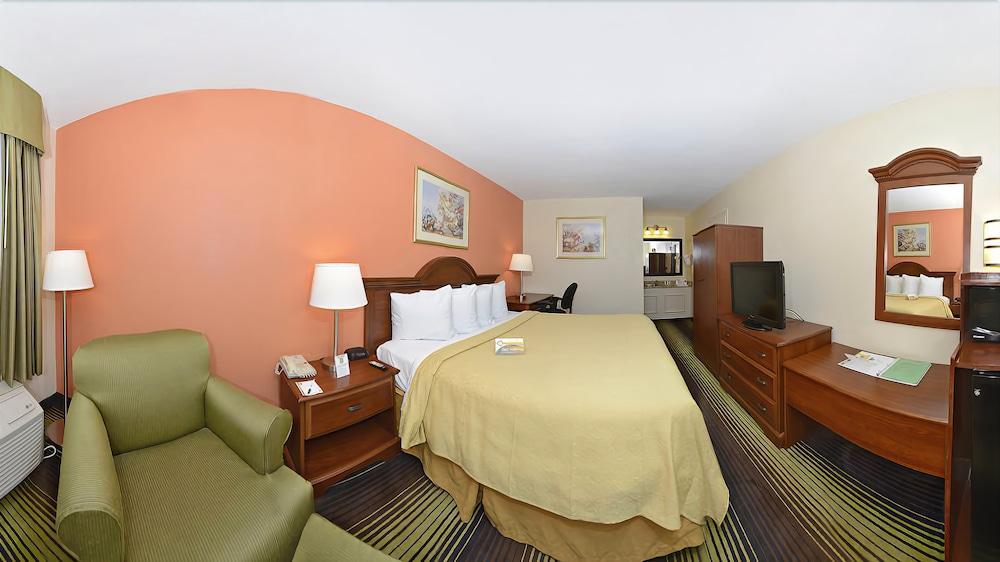 Quality Inn University Уинстон-Сейлем Экстерьер фото