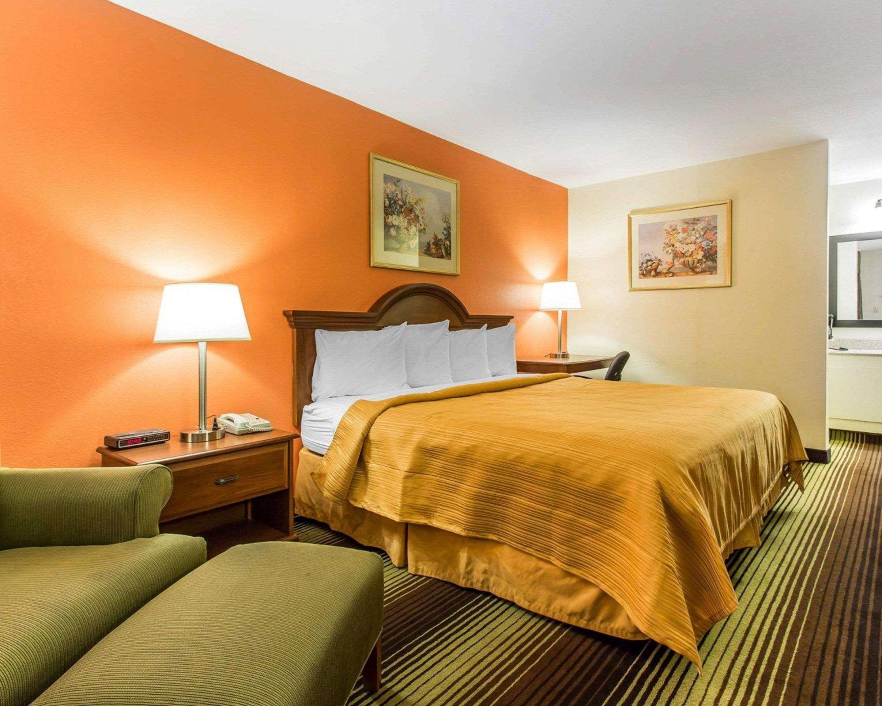 Quality Inn University Уинстон-Сейлем Экстерьер фото
