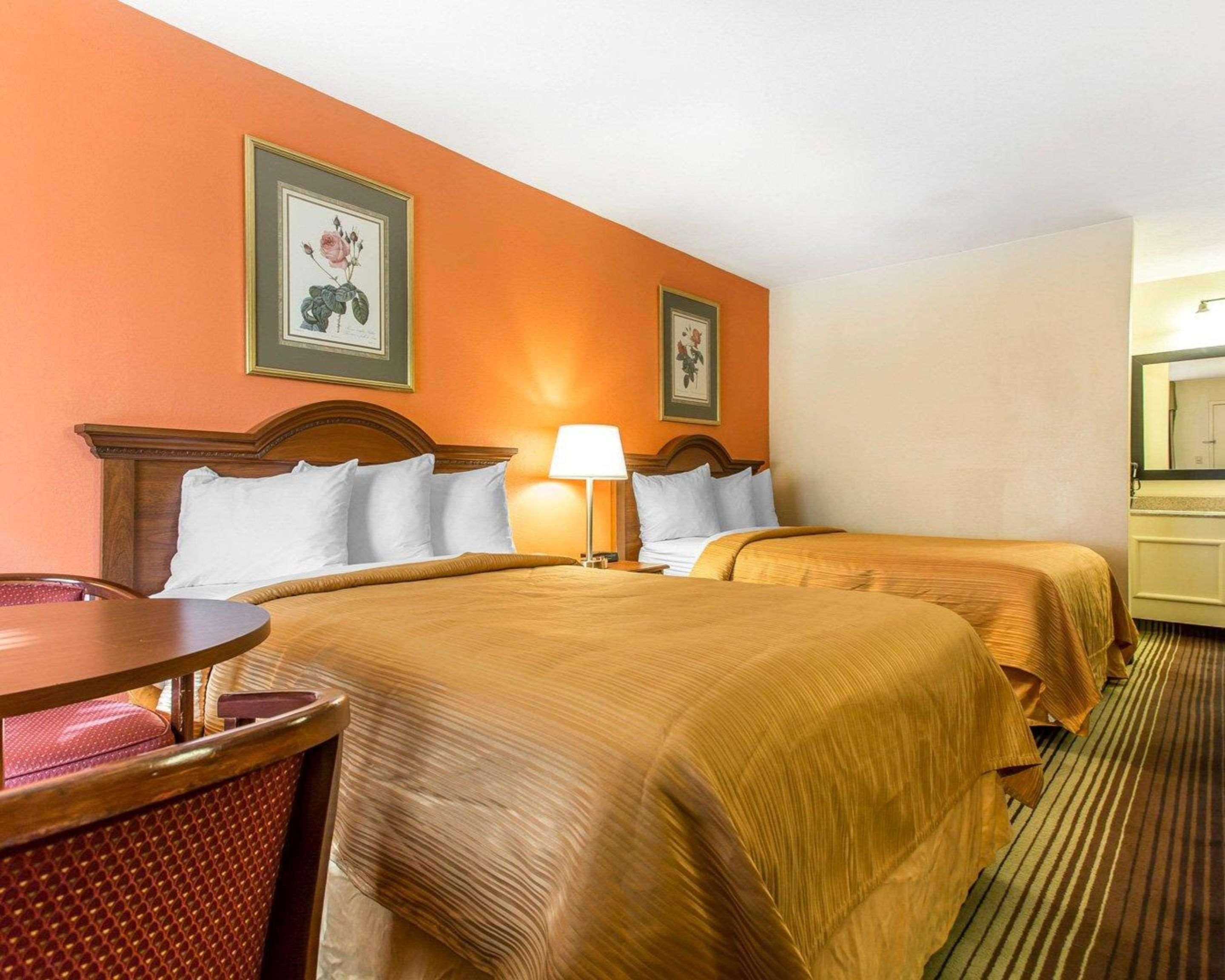 Quality Inn University Уинстон-Сейлем Экстерьер фото