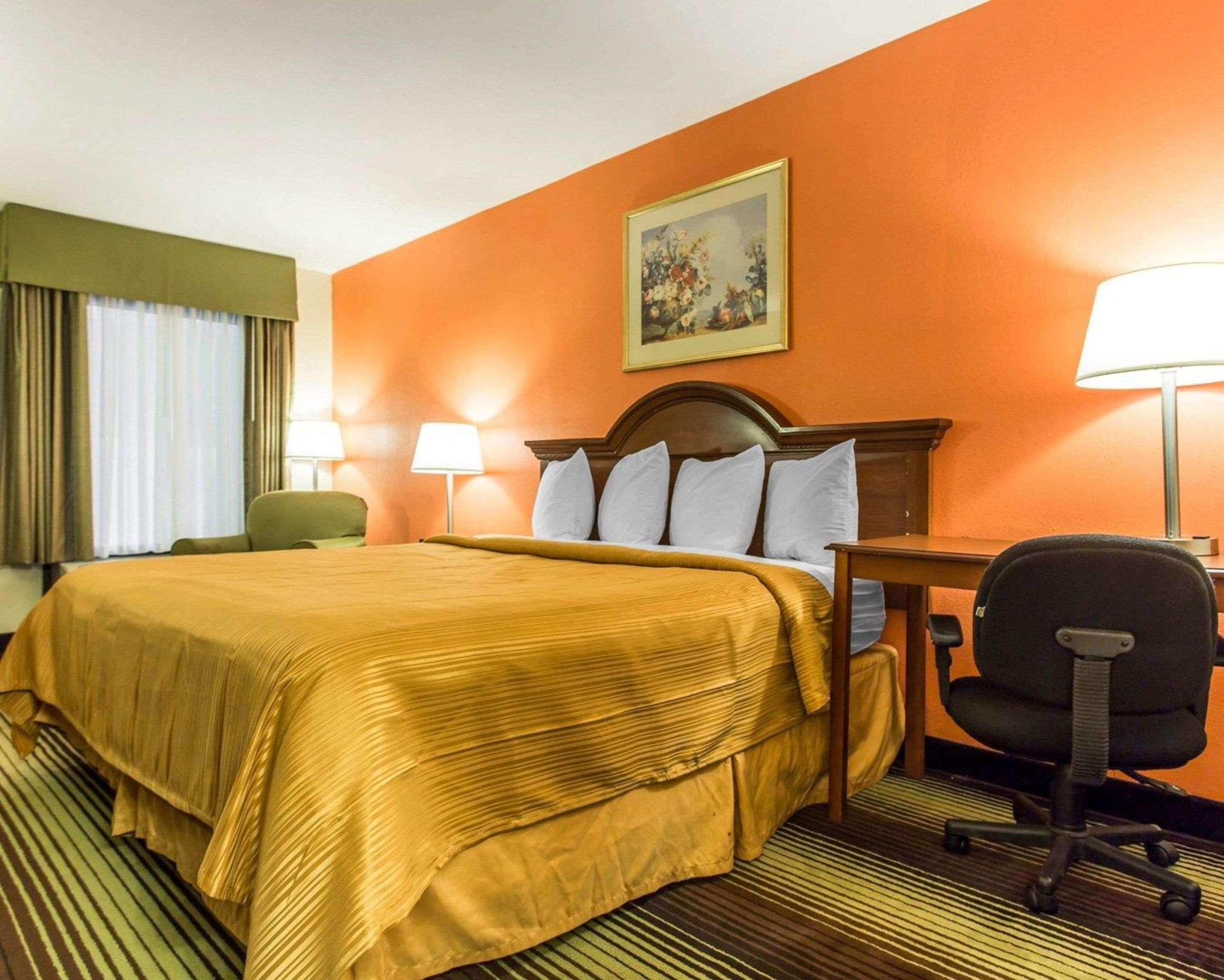 Quality Inn University Уинстон-Сейлем Экстерьер фото