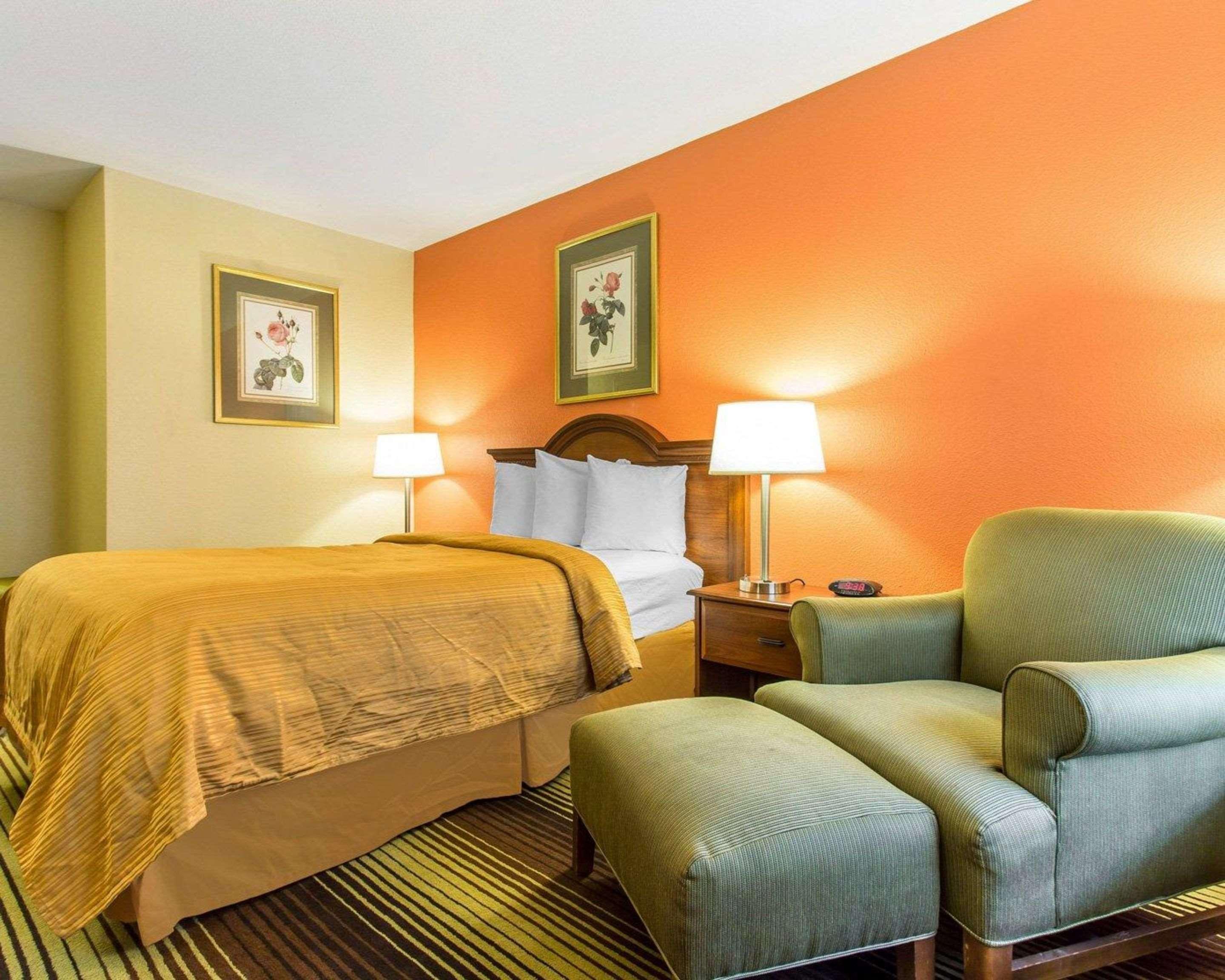 Quality Inn University Уинстон-Сейлем Экстерьер фото