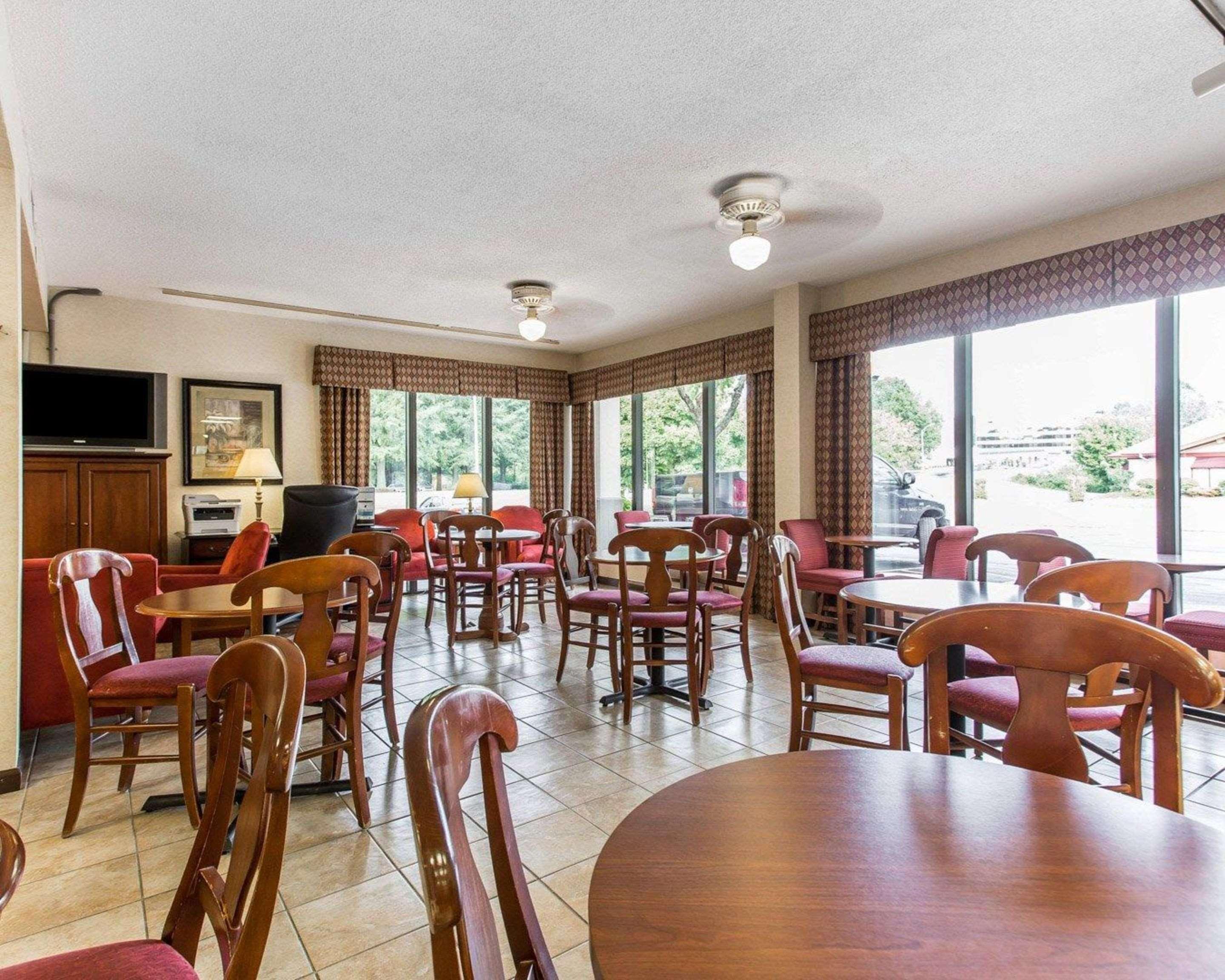 Quality Inn University Уинстон-Сейлем Экстерьер фото