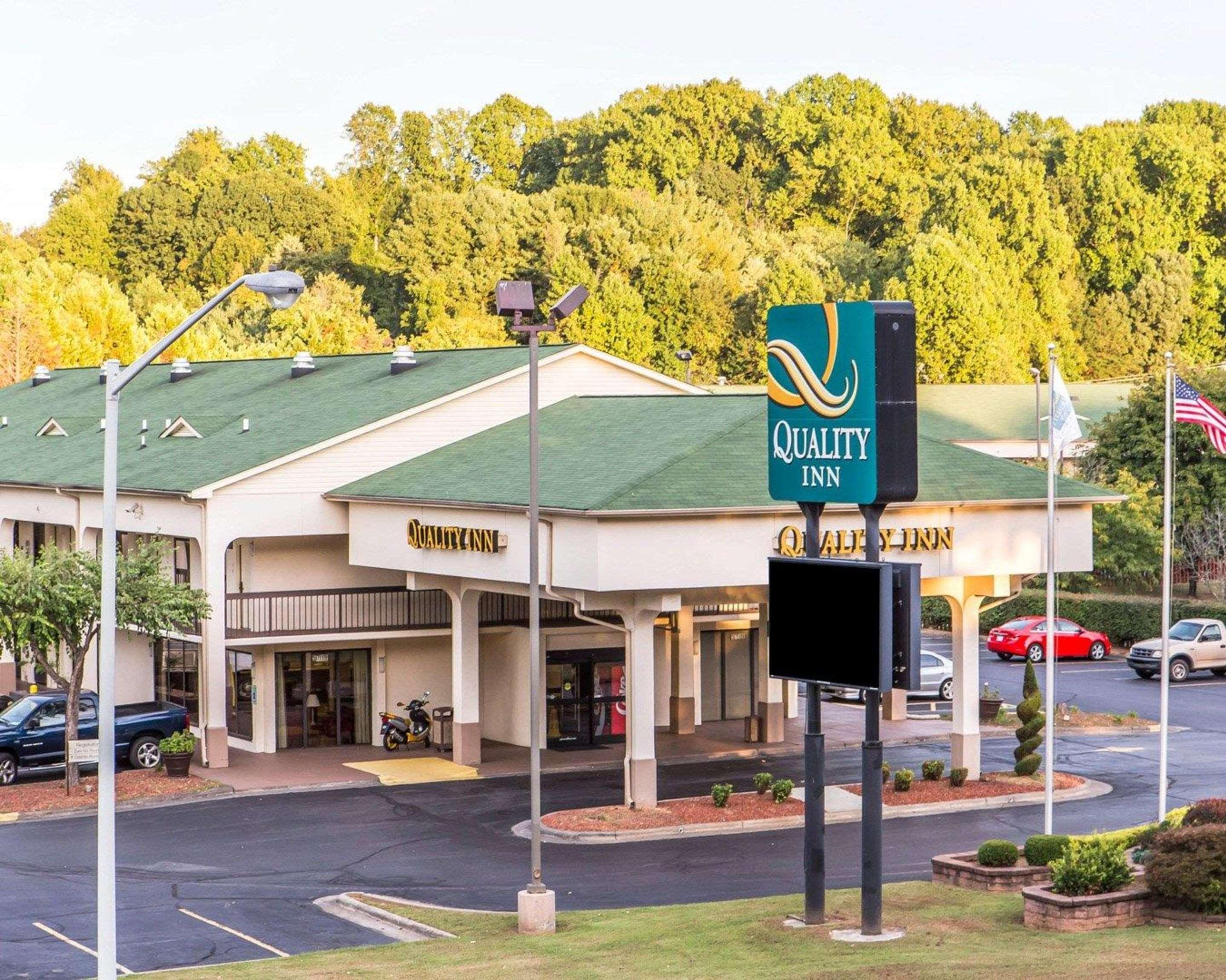 Quality Inn University Winston Salem Экстерьер фото