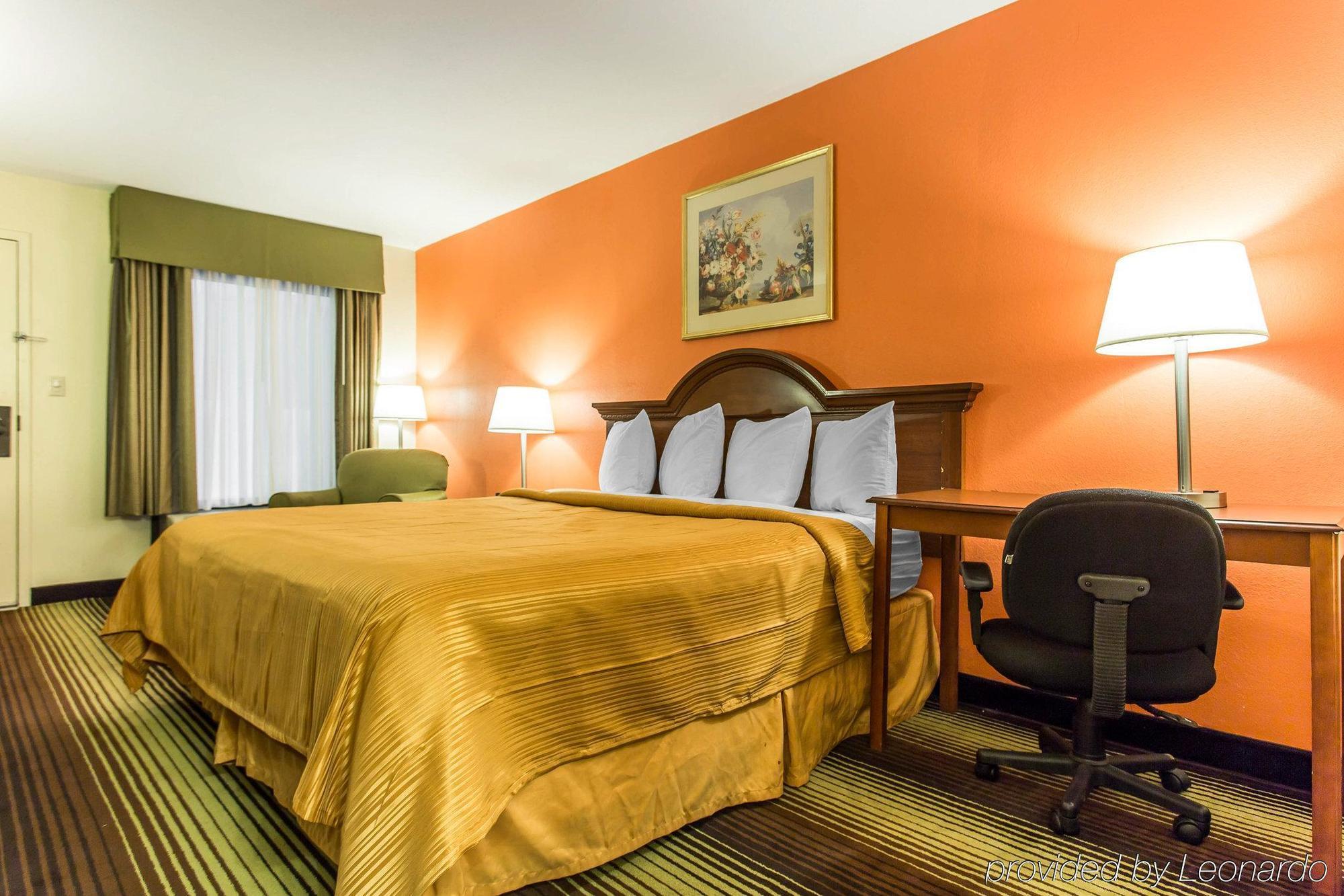 Quality Inn University Уинстон-Сейлем Экстерьер фото
