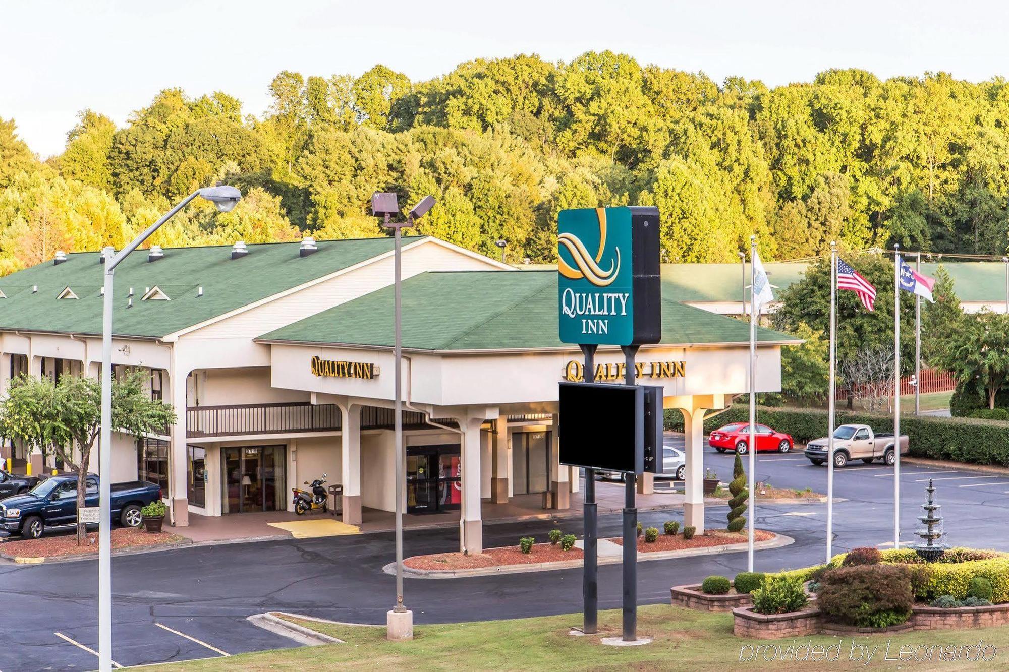 Quality Inn University Уинстон-Сейлем Экстерьер фото