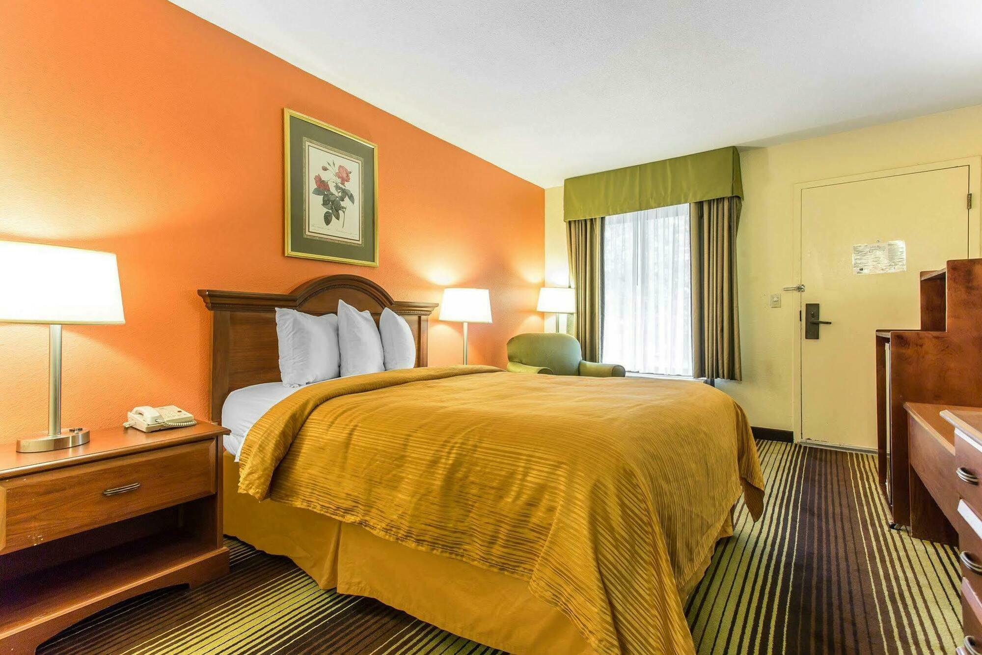 Quality Inn University Уинстон-Сейлем Экстерьер фото